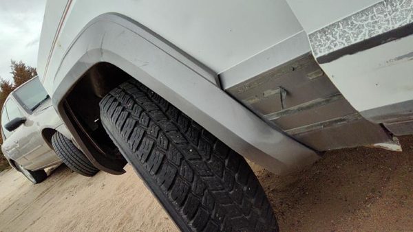 1992 Jeep Cherokee Driver Left Front Wheel Flare Moulding Oem Fender — photo 4