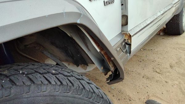 1992 Jeep Cherokee Driver Left Front Wheel Flare Moulding Oem Fender — photo 9