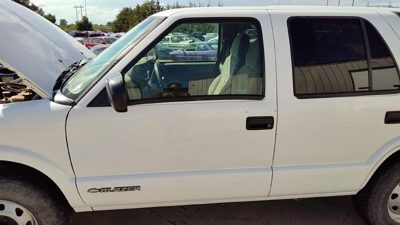 1999 Blazer S10/jimmy S15 Front Door LH White 50U