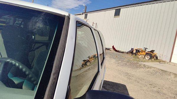 1999 Blazer S10/jimmy S15 Front Door LH White 50U — photo 3