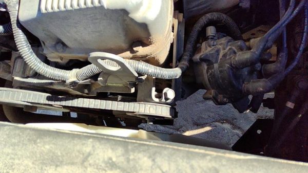1995-1997 Nissan Hardbody Drive Belt Tensioner Assembly Oem 2.4L — photo 4