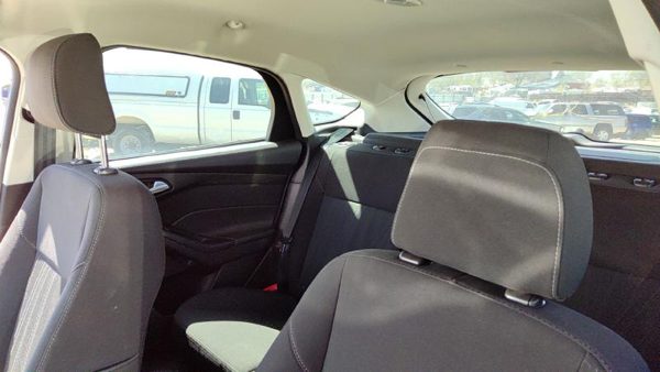 2015-2018 Ford Focus Pair Of Front Headrests Oem Left Right Set Seat — photo 3
