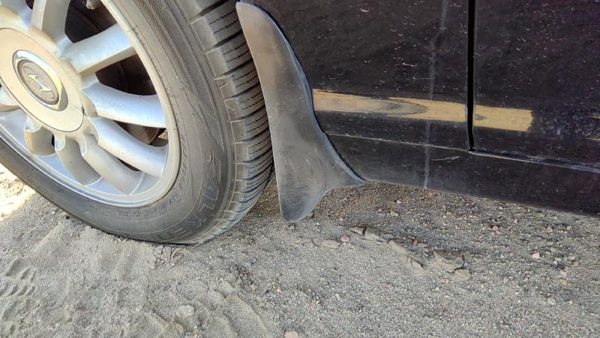 02-05 Hyundai Xg350 Driver Left Moulding From Fender Mud Flap Rock Guard Black — photo 4
