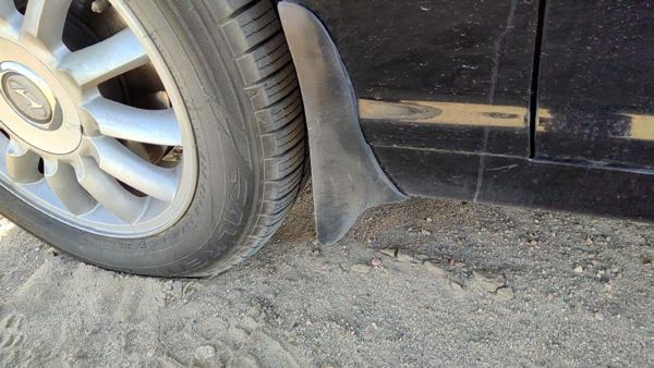 02-05 Hyundai Xg350 Driver Left Moulding From Fender Mud Flap Rock Guard Black — photo 3