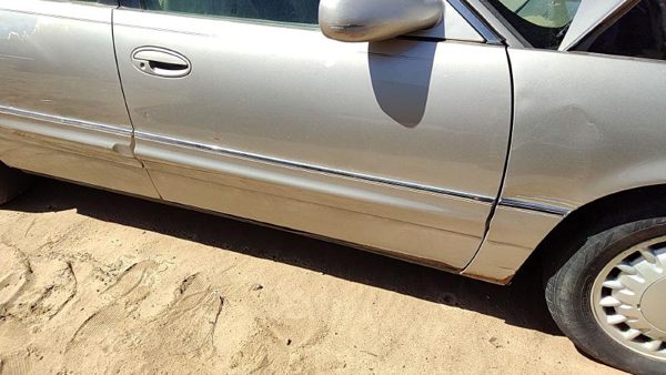 1997 Buick Park Avenue Front Door RH Shell Only — photo 1