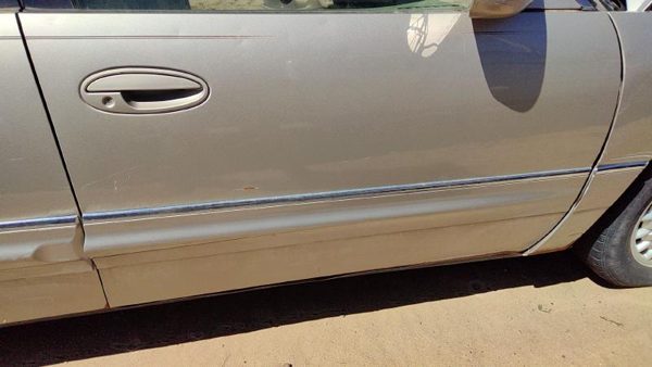 1997 Buick Park Avenue Front Door RH Shell Only — photo 4