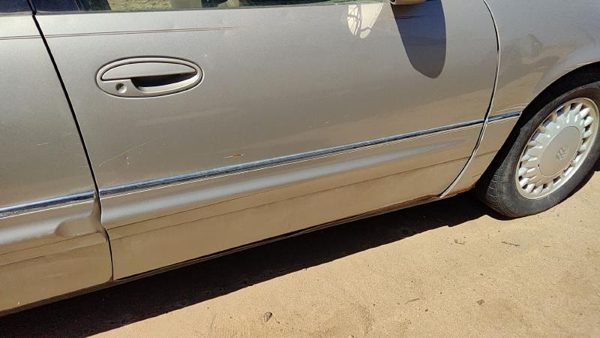 1997 Buick Park Avenue Front Door RH Shell Only — photo 5
