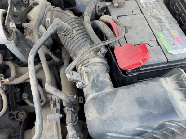 05-07 Fivehundred Air Intake Cleaner Filter Box Housing With Tube 3.0L Dohc — photo 3