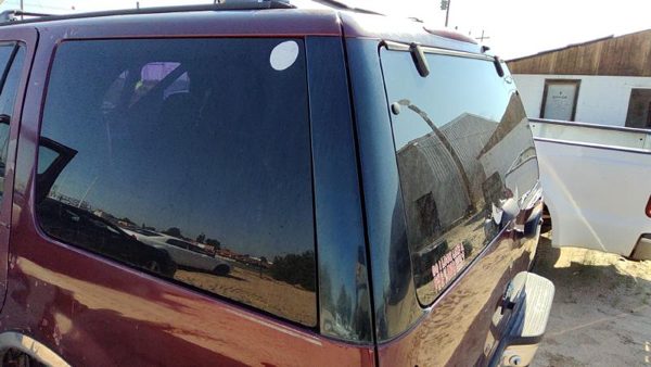 1997 Ford Expedition Quarter Panel Moulding LH Maroon Jl — photo 4