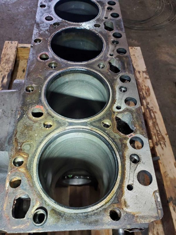 2003 Freightliner 5.9L Cylinder Block Engine OEM Cummins 56 Series 24 Valve — photo 4