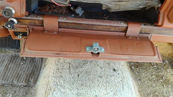 1984 Jeep Grand Wagoneer Glove Box Assembly Complete Door With Latch OEM Brown — photo 1
