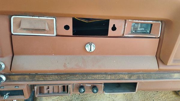 1984 Jeep Grand Wagoneer Glove Box Assembly Complete Door With Latch OEM Brown — photo 3