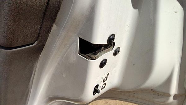 2002-2009 Gmc Envoy Passenger Right Rear Door Latch With Rods/Cables Oem Back — photo 3