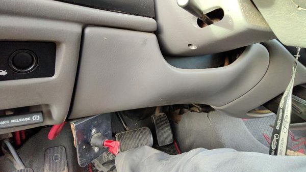 1996-1997 Ford Taurus Lower Dash Under Column Knee Bolster Trim Panel Oem Gray — photo 1