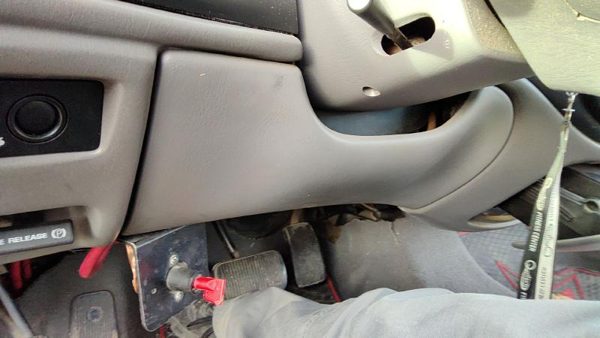 1996-1997 Ford Taurus Lower Dash Under Column Knee Bolster Trim Panel Oem Gray — photo 2