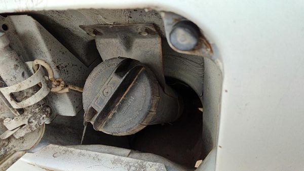 1990-1996 Jeep Cherokee Fuel Filler Neck Assembly With Gas Cap Oem 52000623 — photo 2