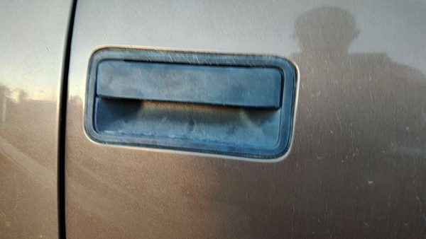 1994 Suburban 1500 Outside Door Handle RH — photo 3