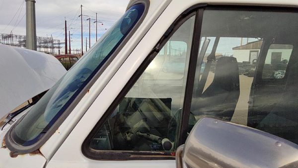 1980-1996 Gmc Van 3500 Driver Left Front Vent Window Small Door Glass With Frame — photo 2