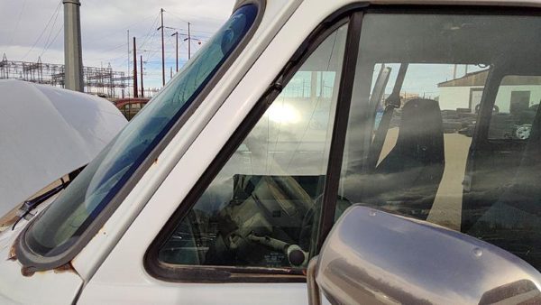 1980-1996 Gmc Van 3500 Driver Left Front Vent Window Small Door Glass With Frame — photo 1