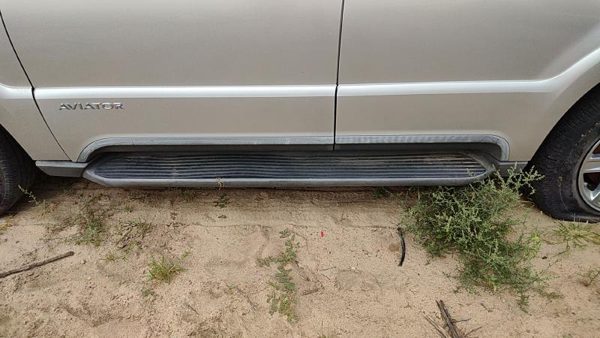 2003-2005 Lincoln Aviator Driver Left Side Step Running Board Oem — photo 2