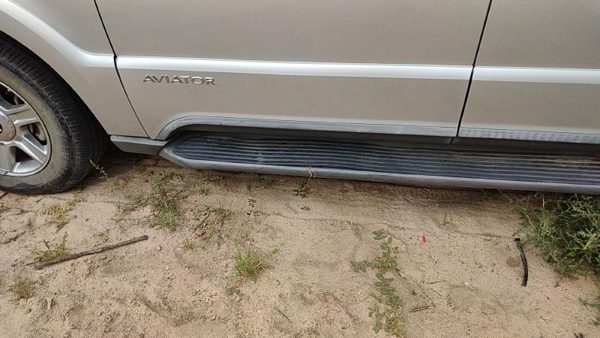 2003-2005 Lincoln Aviator Driver Left Side Step Running Board Oem — photo 3