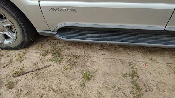 2003-2005 Lincoln Aviator Driver Left Side Step Running Board Oem — photo 4