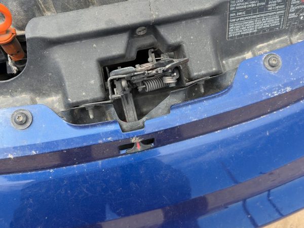 2006-2010 Vw Beetle Convertible Hood Latch Assembly With Bracket Oem 1Y0805588C — photo 3