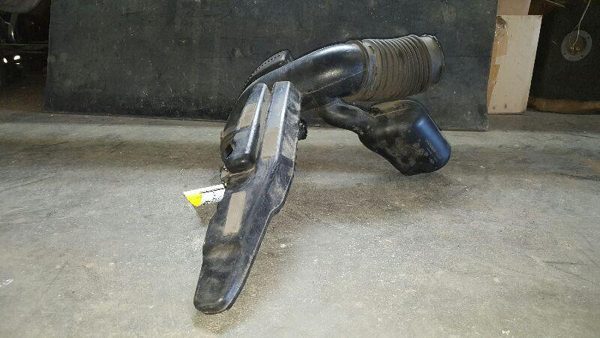 2007 Chevy Silverado 2500 6.0L Air Intake Tube Assembly With Resonator Oem — photo 7