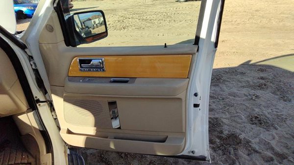 07-10 Lincoln Navigator Passenger Right Front Door Trim Panel With Switches Tan — photo 1