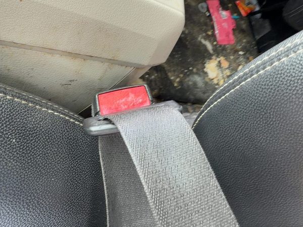 11-16 Town & Country Driver Left Front Seat Belt Buckle Receiver Oem Black Alx1 — photo 2