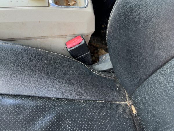 11-16 Town & Country Driver Left Front Seat Belt Buckle Receiver Oem Black Alx1 — photo 1