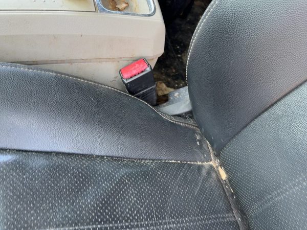 11-16 Town & Country Driver Left Front Seat Belt Buckle Receiver Oem Black Alx1 — photo 3