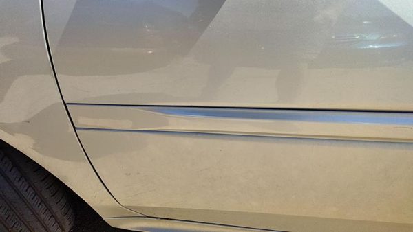 04-08 Grand Prix Driver Left Front Moulding From Door Oem Trim Strip Silver 12U — photo 2