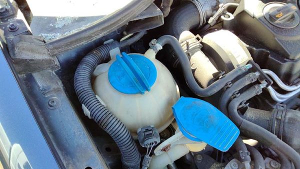 2006 Volkswagen Jetta Coolant Recovery Bottle Vw — photo 2