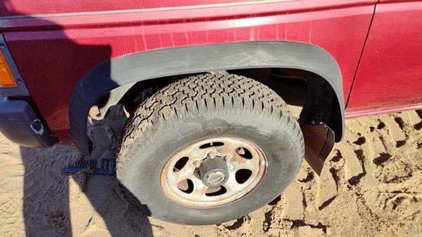 1995-1997 Nissan Hardbody Driver Left Front Wheel Flare Moulding Oem Fender — photo 2