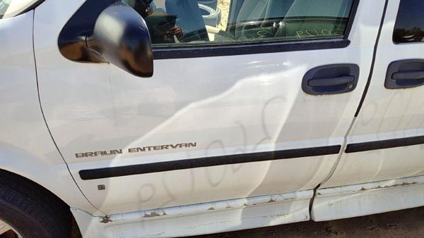 2007 Chevy Uplander Front Door LH White 50U — photo 2