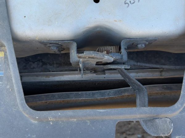 2005-2010 Chevy Cobalt Hood Latch Assembly With Bracket Oem 15934804 — photo 3