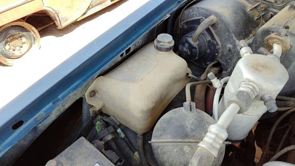 91-94 Chevy S10 Blazer Coolant Reservoir Radiator Overflow Tank Bottle Oem — photo 2