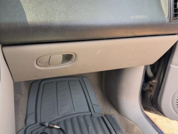 2005 Saturn Vue Redline Glove Box Assembly Complete Door With Latch Oem Gray 17D — photo 2
