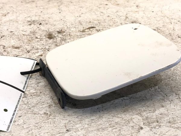 2005-2008 Suzuki Forenza Fuel Door Lid Gas Flap Oem White 6485085Z02 — photo 4