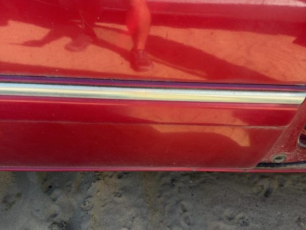 96 Town & Country Passenger Right Rear Moulding Door Back Candy Apple Red Ph2 — photo 4