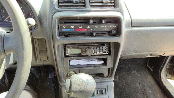 1996-1997 Suzuki Sidekick Trim Bezel Around Radio Surround Dash Panel Oem — photo 2
