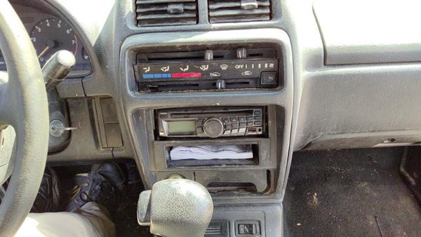 1996-1997 Suzuki Sidekick Trim Bezel Around Radio Surround Dash Panel Oem — photo 4