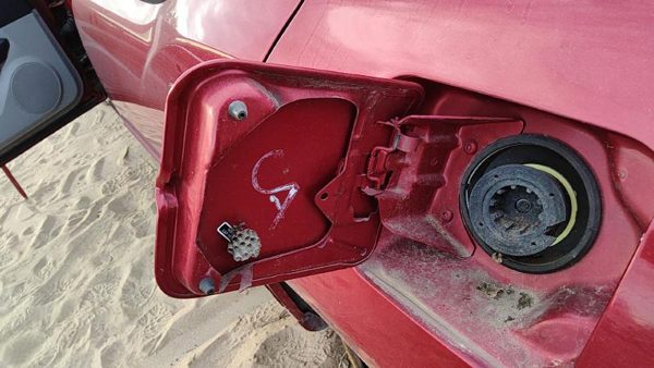 2009-2010 Dodge Charger Fuel Tank Door With Hinge Gas Lid Filler Prh Inferno Red — photo 4