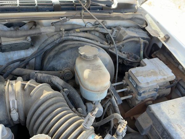 2001 Chevy S10 Blazer Power Brake Booster with Master Cylinder 4.3L 15234951 — photo 2
