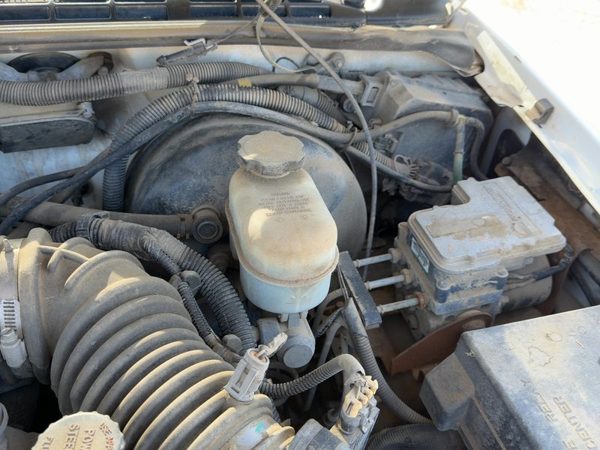 2001 Chevy S10 Blazer Power Brake Booster with Master Cylinder 4.3L 15234951 — photo 1