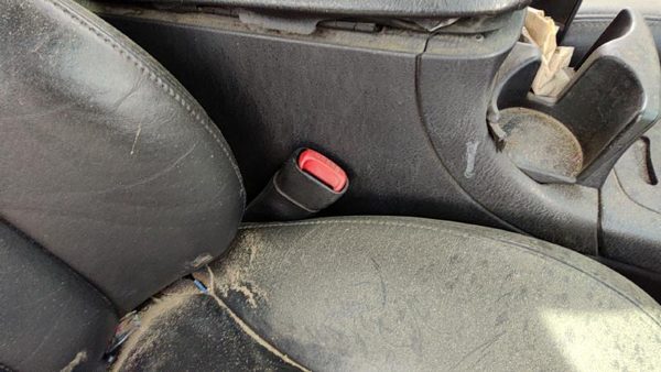 2000-2004 Chrysler 300M Passenger Right Front Seat Belt Buckle Receiver Black — photo 1