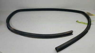 2006 Dodge Ram 2500 Passenger Right Window Track Seal Rubber Weatherstrip