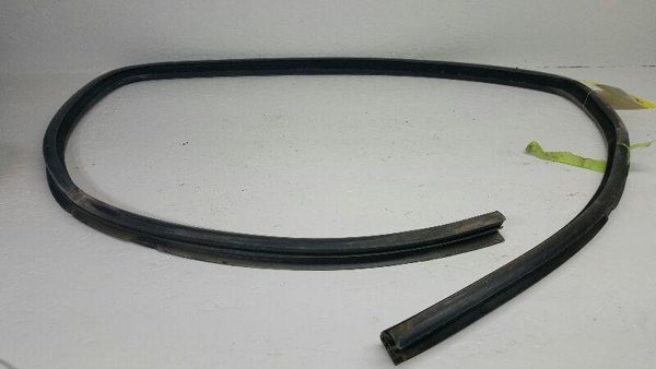 2006 Dodge Ram 2500 Passenger Right Window Track Seal Rubber Weatherstrip — photo 1