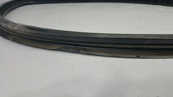 2006 Dodge Ram 2500 Passenger Right Window Track Seal Rubber Weatherstrip — photo 3